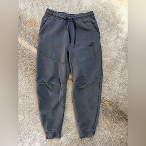 Nike Men’s Tech Joggers, dark grey, size S